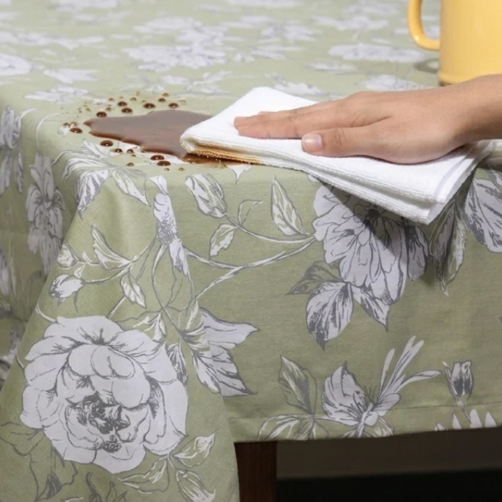 magna-rose-pistachio-table-cloth